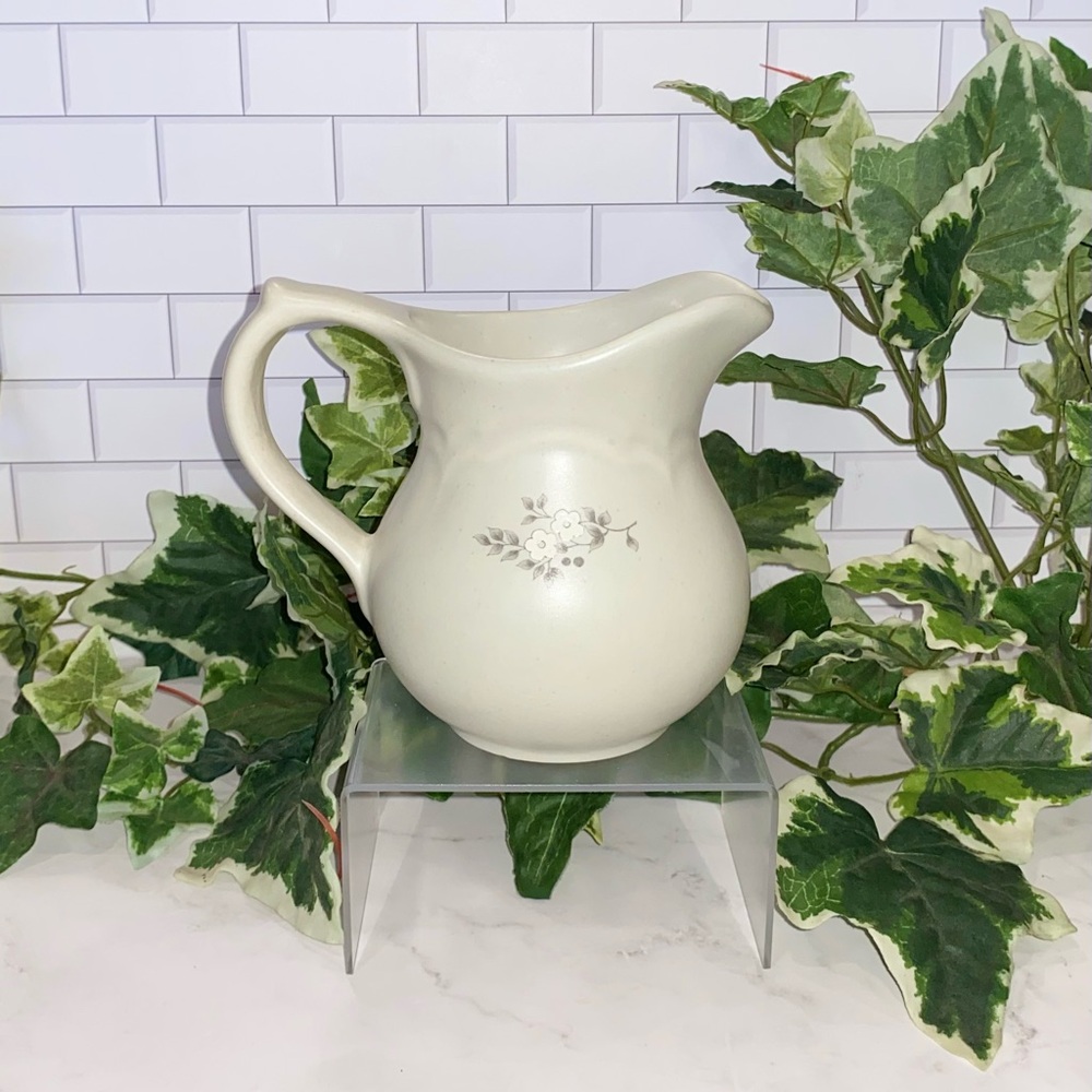 Pfalzgraff Heirloom Creamer 024